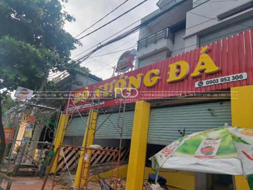 làm bảng hiệu tole chữ nổi