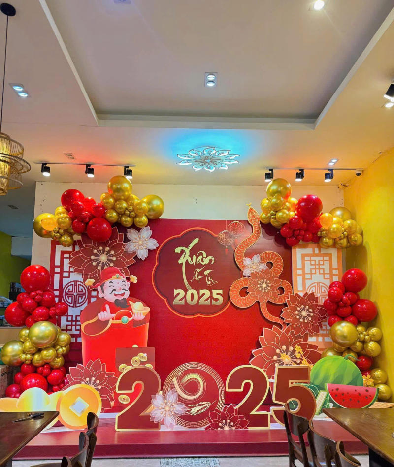 làm backdrop tiệc cuối năm giá rẻ