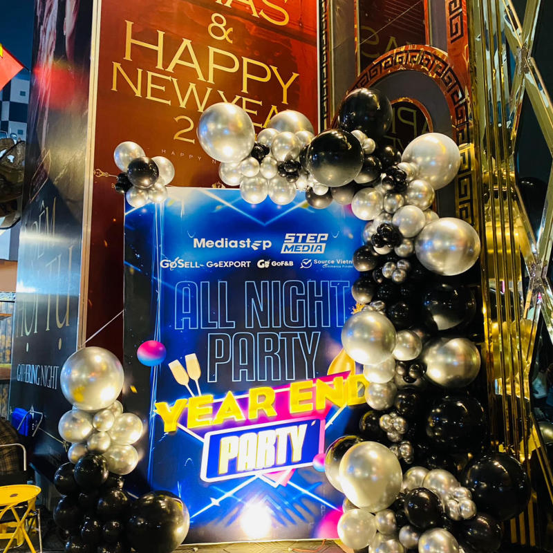làm backdrop year end party giá rẻ