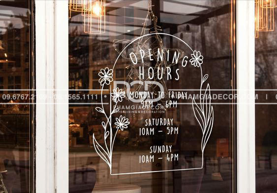 dán decal kính xuyên lễ 30/4