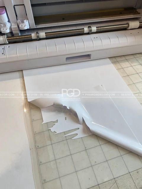 báo giá cắt chữ decal