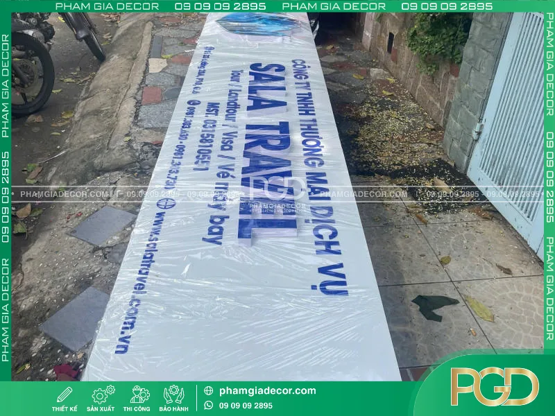 làm bảng hiệu alu chữ nổi mica chi phí