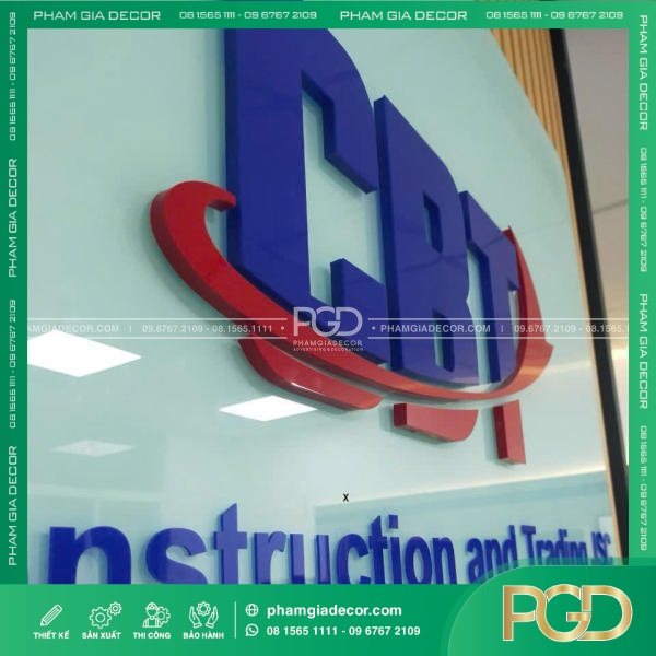 thiet ke logo van phong nen kinh vien led chu noi mica