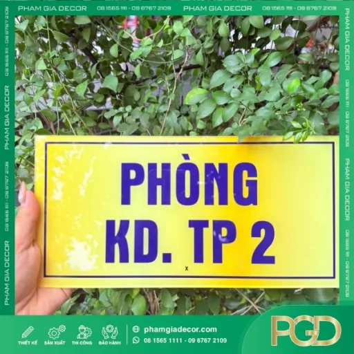 Bảng Tên Phòng Ban Mica In UV Nền Vàng Giải Pháp Nhận Diện Hiện Đại & Sang Trọng 4 Bảng Tên Phòng Ban Mica In UV Nền Vàng Giải Pháp Nhận Diện Hiện Đại & Sang Trọng - Ảnh 2