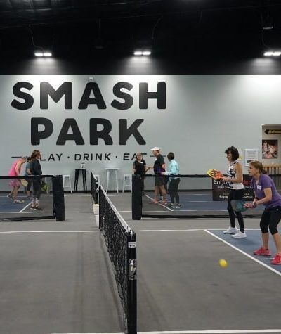 khach-hang-choi-pickle-ball