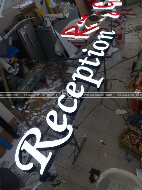 làm bảng hiệu chữ nổi có led đi nước ngoài