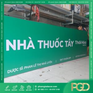 Làm bảng hiệu hộp đèn giá rẻ cho nhà thuốc