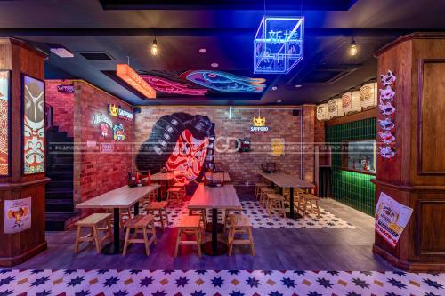 Uốn neon theo kiểu hình - thi công Phạm Gia