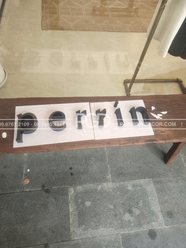 làm logo chữ nổi xuyên lễ 30/4