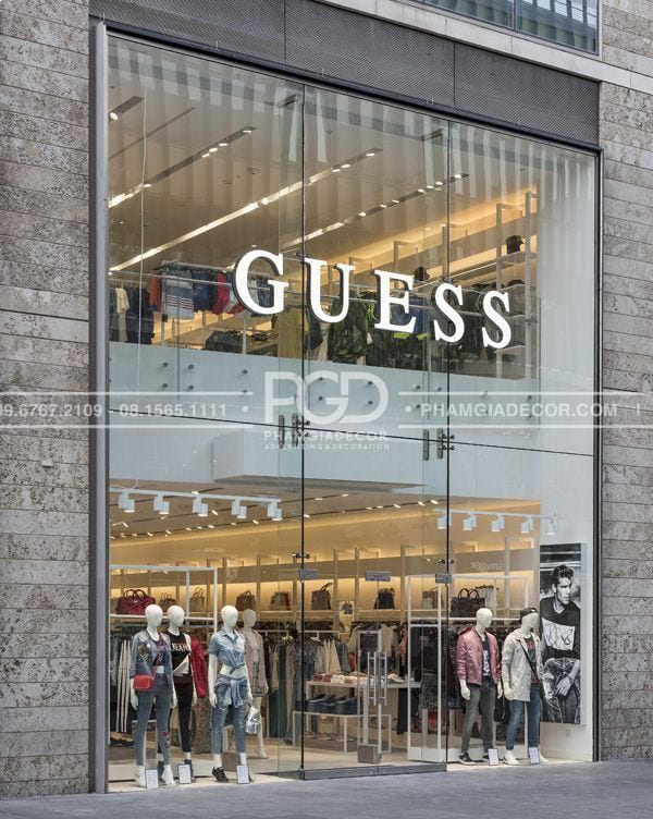 sửa bảng hiệu xuyên lễ 30/4