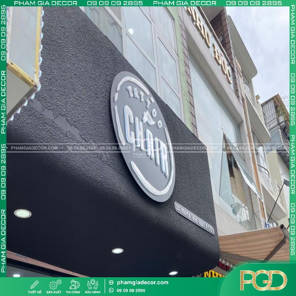 bảng hiệu cemboard sơn gai