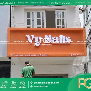làm bảng hiệu cemboard sơn gai chữ nổi tiệm nail