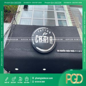 làm bảng hiệu cemboard sơn gai mặt dựng