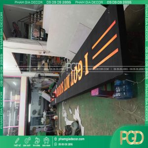làm bảng hiệu shop trong mall trung tâm thương mại