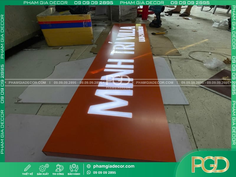 hộp đèn alu khoét lọng ốp trong mica