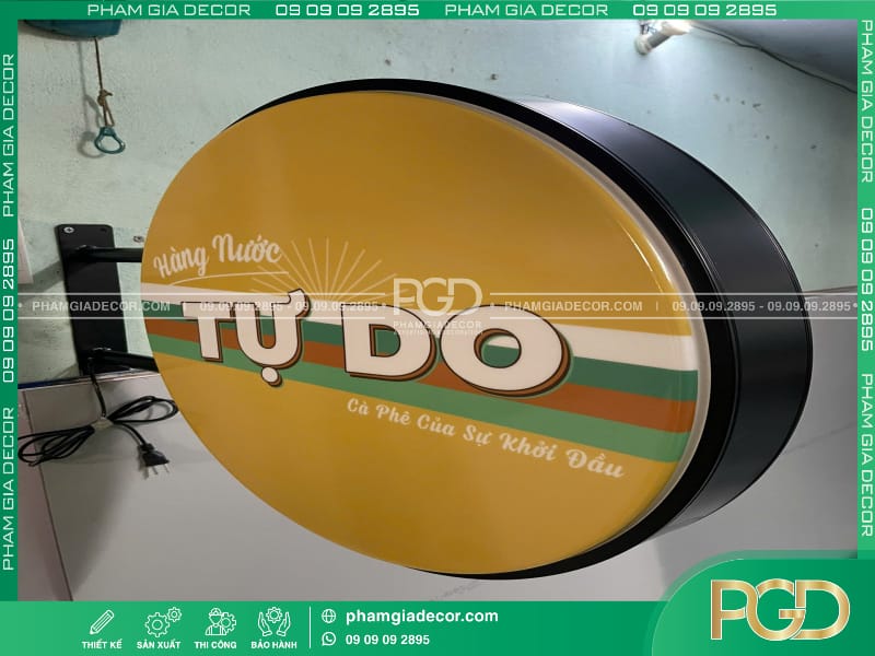 hộp đèn bảng vẫy tự do