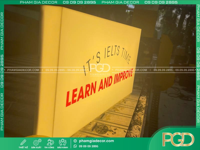 hộp đèn mica ốp hông led âm vàng