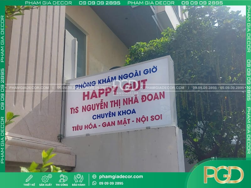 hộp đèn mica phòng khám