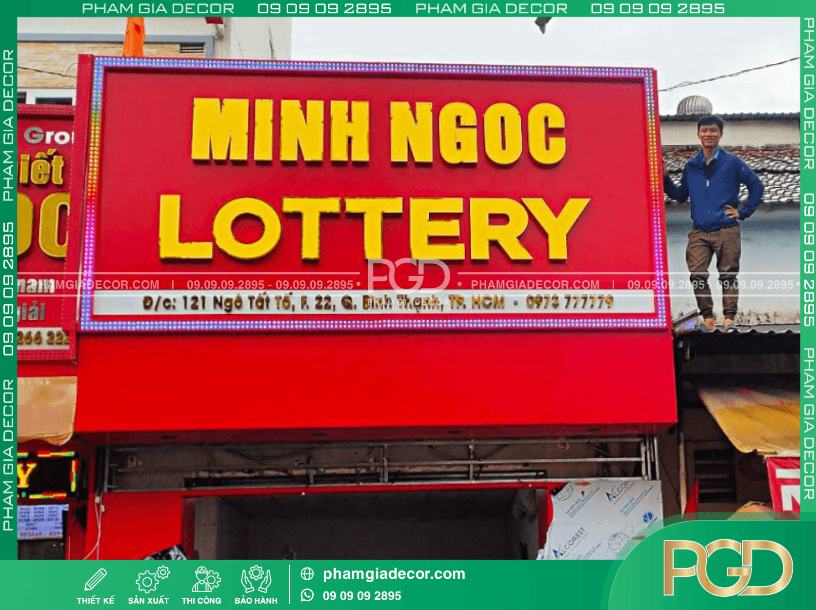 Bảng hiệu nền đỏ chữ vàng cho tiệm bánh có điểm nhấn