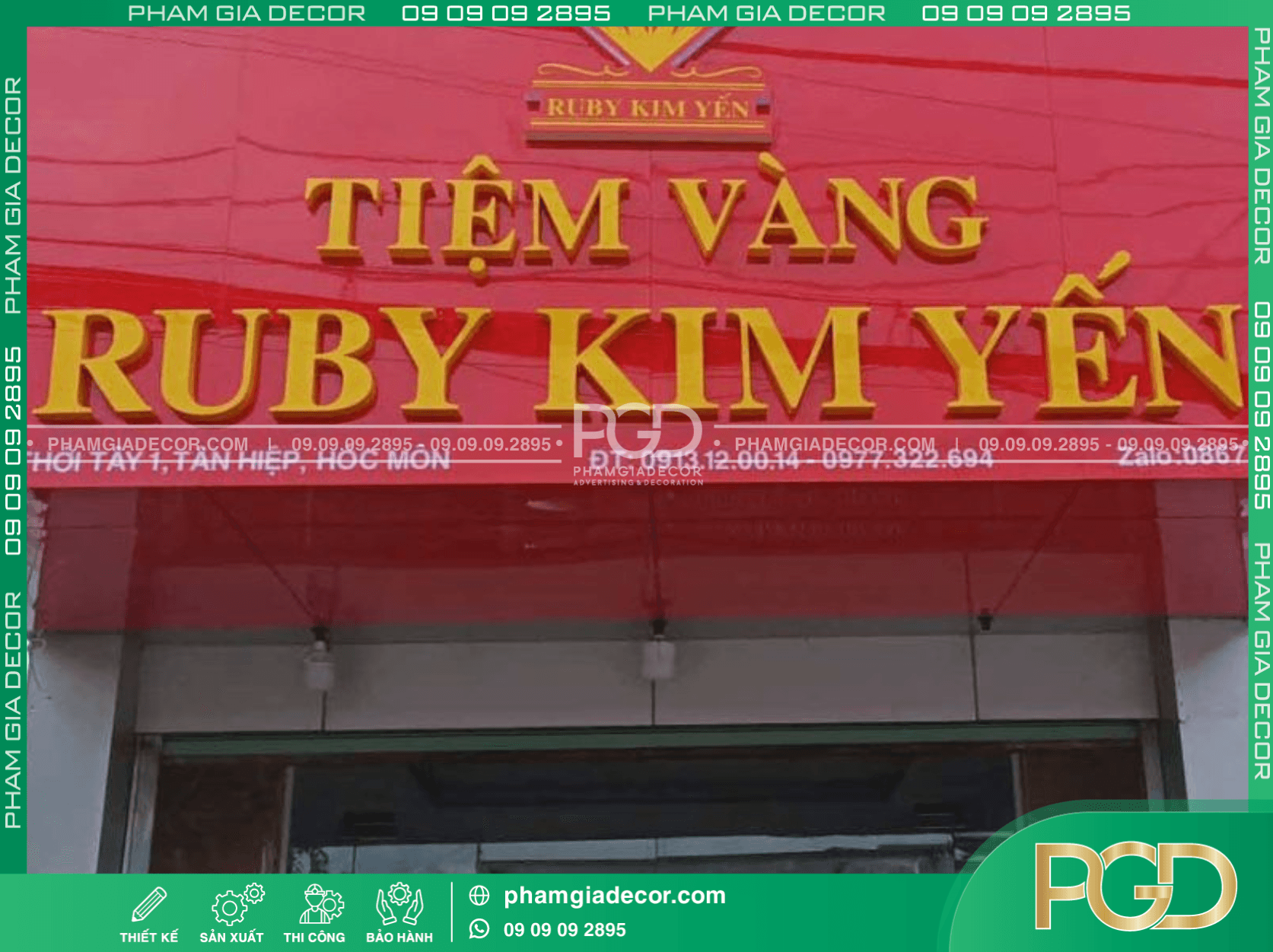 Bảng hiệu nền đỏ chữ vàng thu hút