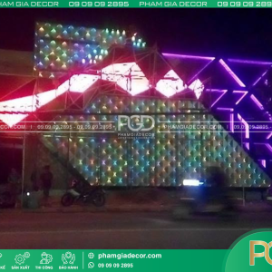 Bảng hiệu quán bar lounge