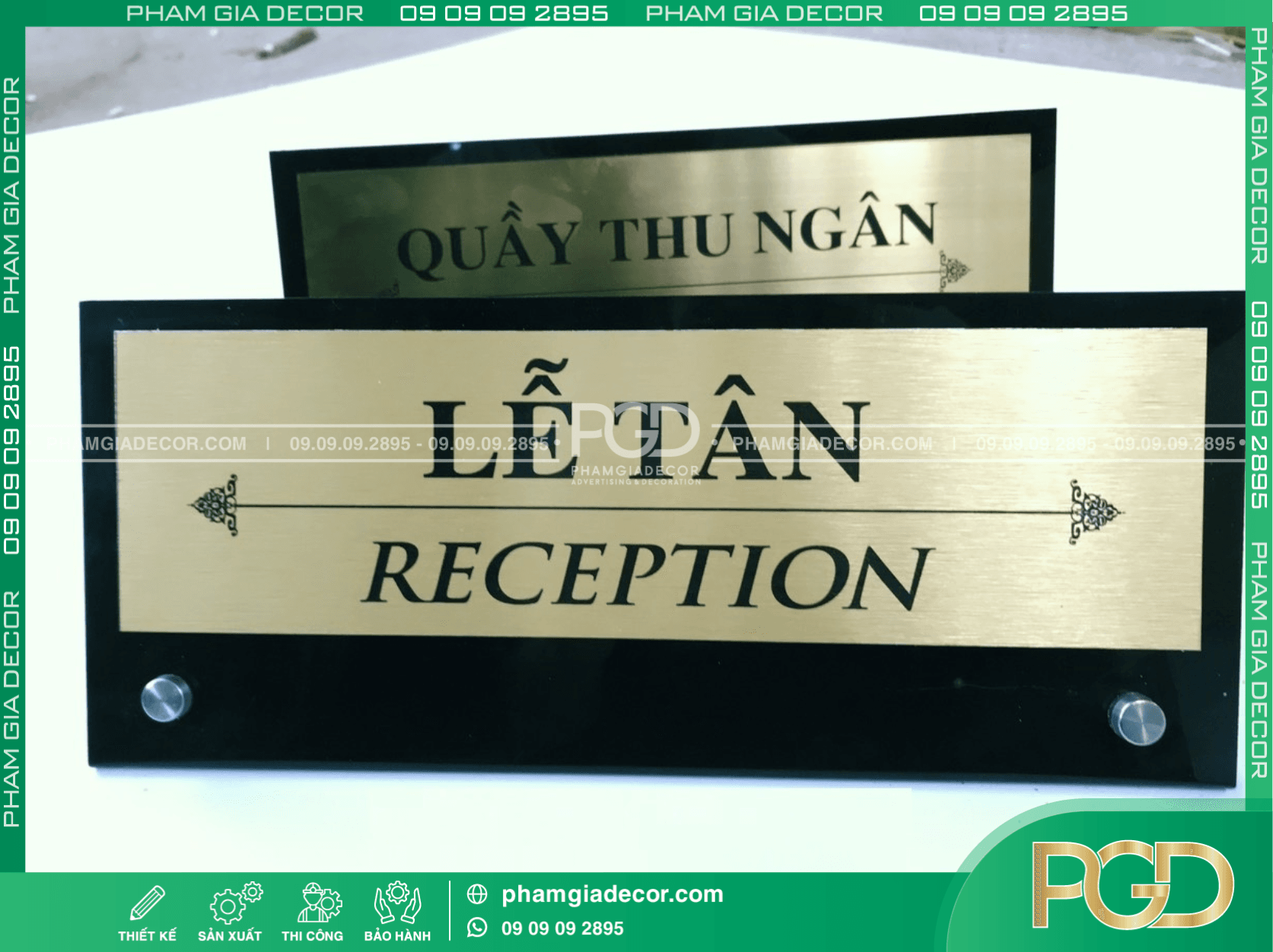 Bảng tên lễ tân