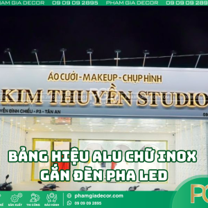 Đơn vị thi công bảng hiệu alu chữ inox gắn đèn pha LED