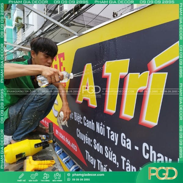 Khung sắt chịu lực và các yếu tố ảnh hưởng đến bảng báo giá làm bảng hiệu quảng cáo