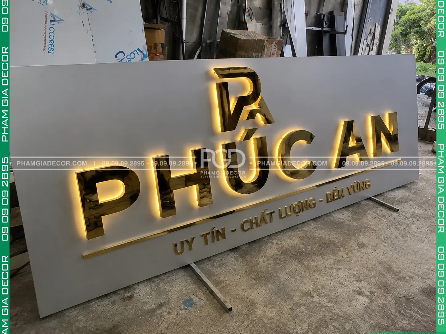 Chất liệu inox quảng cáo 7 Chất liệu inox