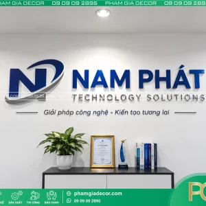 Làm bảng hiệu mica