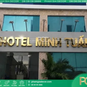 Bảng hiệu alu chữ nổi Phạm gia 8 bang hieu alu inox