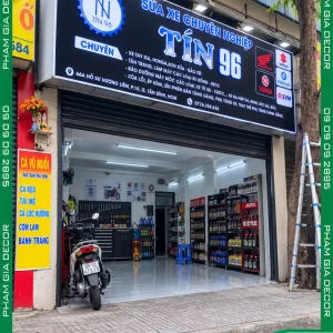 Bảng hiệu bạt căng khung nhôm Tín 69 8 lam bang hieu bat 12