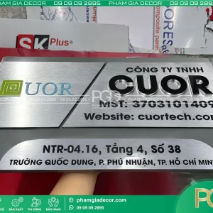 Bảng Tên Công Ty Inox Xước Chữ Nổi lấy liền tại Tphcm 9 bang ten cong ty inox 1