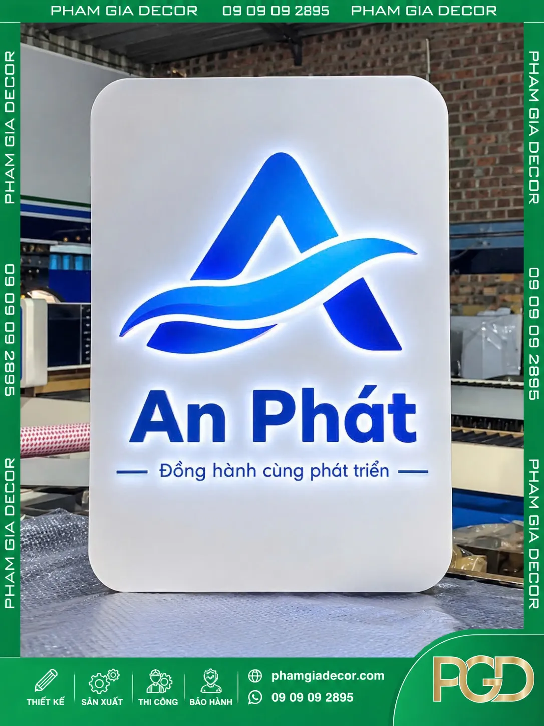 Hộp Đèn Logo Đẹp Cho Cửa Hàng, Công Ty, Showroom 2 Hộp Đèn Logo Đẹp Cho Cửa Hàng, Công Ty, Showroom