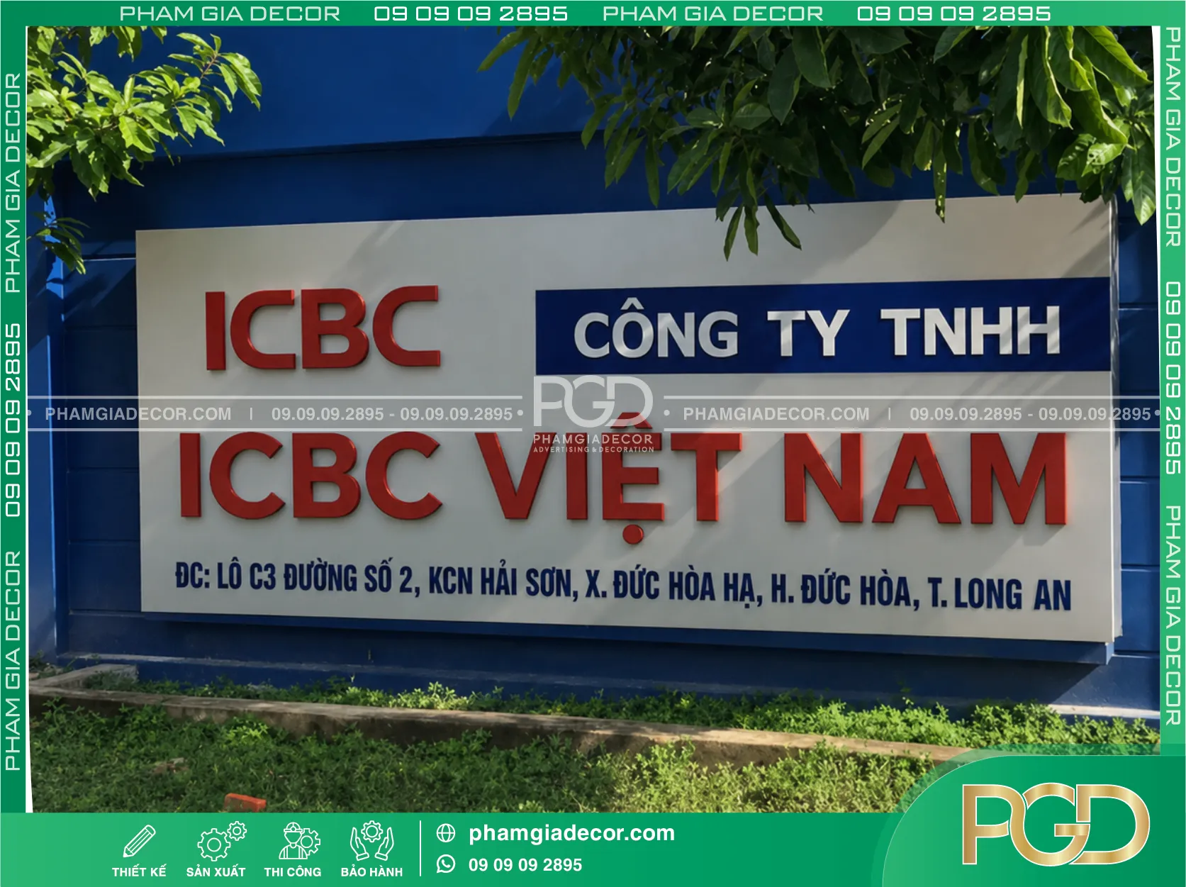 Biển hiệu công ty đặt ở cổng